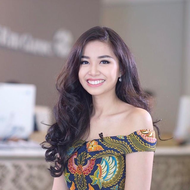margenie-winarti-ciputrasmgeyeclinic