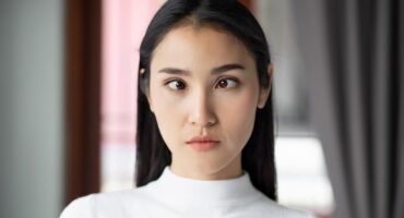 Woman,Suffering,From,Strabismus,,Eye,Sickness,Or,Disorder,,Eye,Care, Ketahui Mata Juling pada Anak dan Dewasa